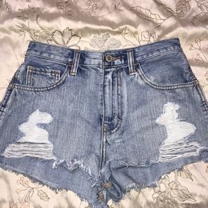 HOLLISTER HIGH WAISTED SHORT SHORTS